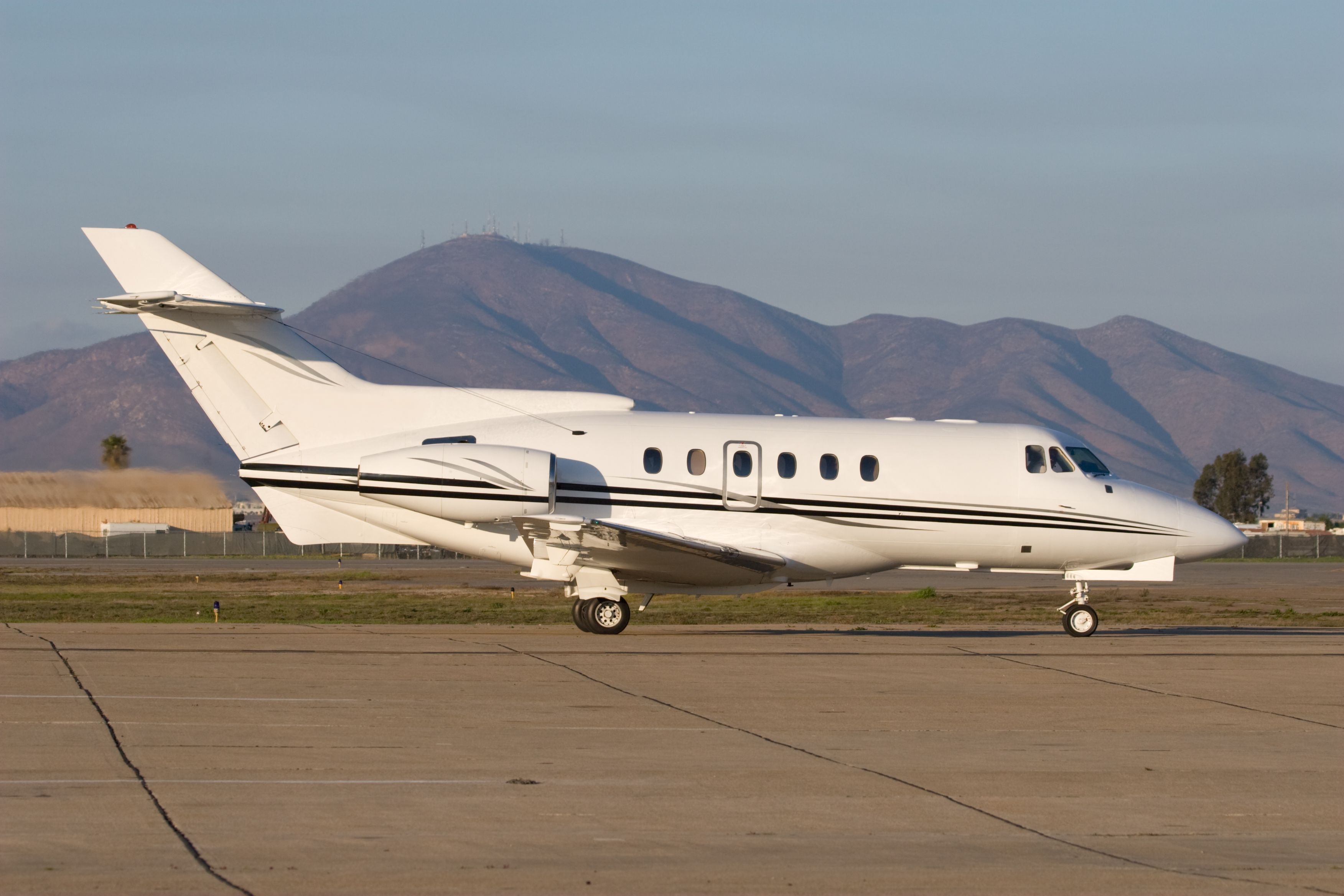 Mid- Hawker 850XP Exterior .jpg